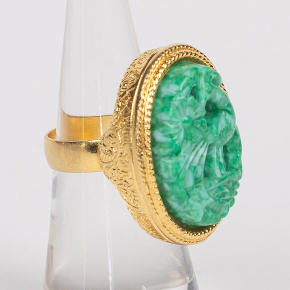 AVON VINTAGE 1970 CARVED FAUX JADE LUCITE POISON RING sz 6 - Picture 2 of 10